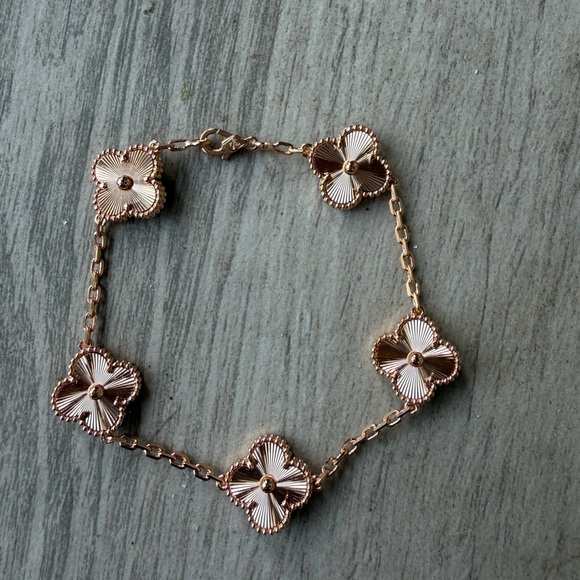 Rose Gold Clover Bracelet Alhambra Inspired - Picture 5 of 5